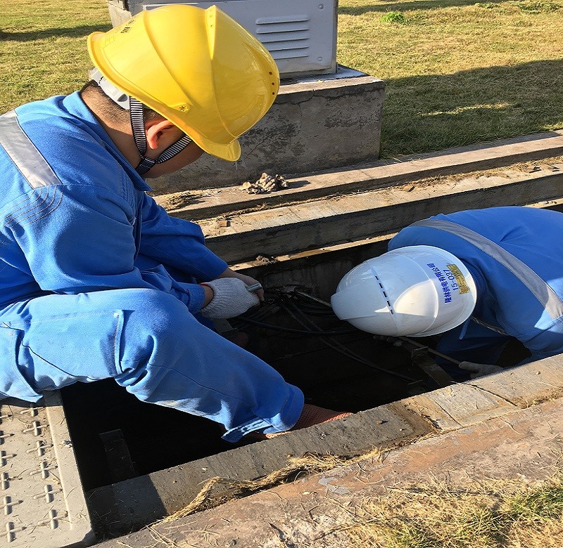 南方電網供電局開展防潮專項檢查保電網安全 南方電網供電局開展防潮專項檢查保電網安全