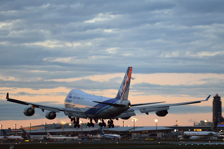 企業(yè)新聞工業(yè)除濕機(jī)確保機(jī)場(chǎng)儀表著陸導(dǎo)航系統(tǒng)精準(zhǔn)_除濕機(jī)廠家